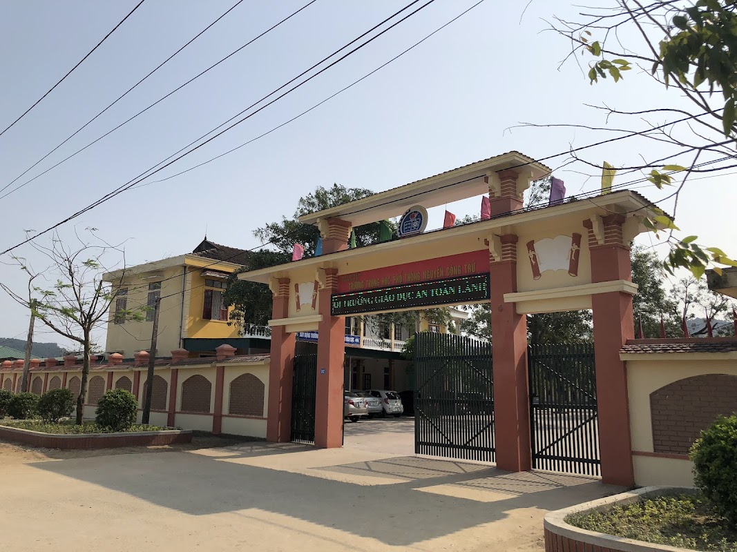 Trường THPT Nguyễn Công Trứ