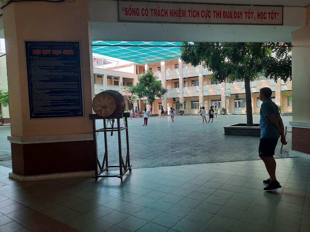 Trường THCS Hậu Giang