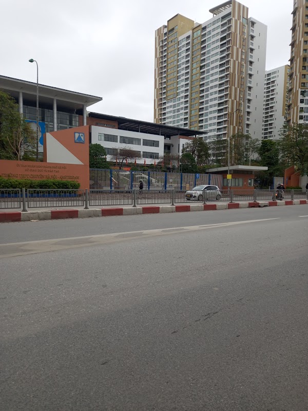 Trường THPT chuyên Hà Nội – Amsterdam