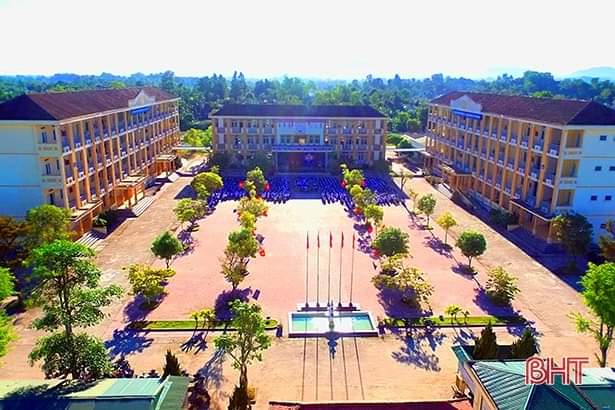 Trường THPT Hương Sơn