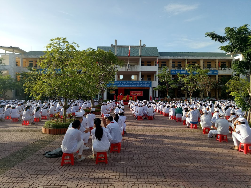 Trường THCS Lê Văn Thiêm