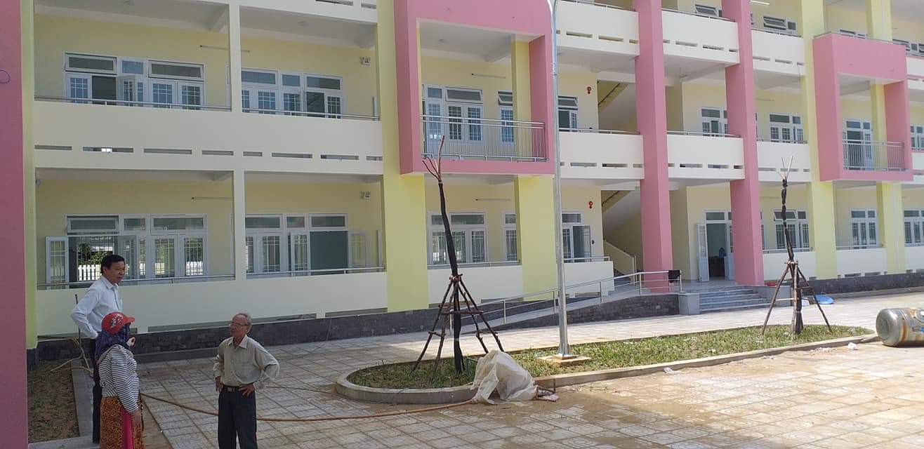 Trường THCS Quảng Phú