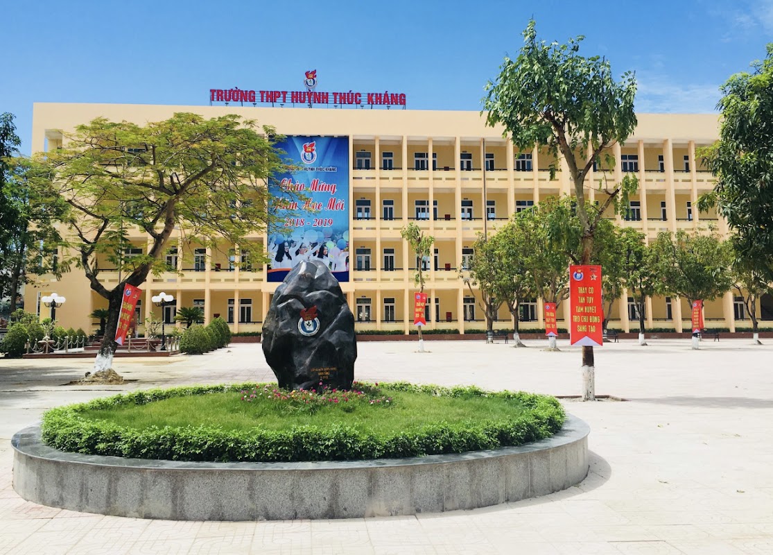 Quốc học Vinh – THPT Huỳnh Thúc Kháng