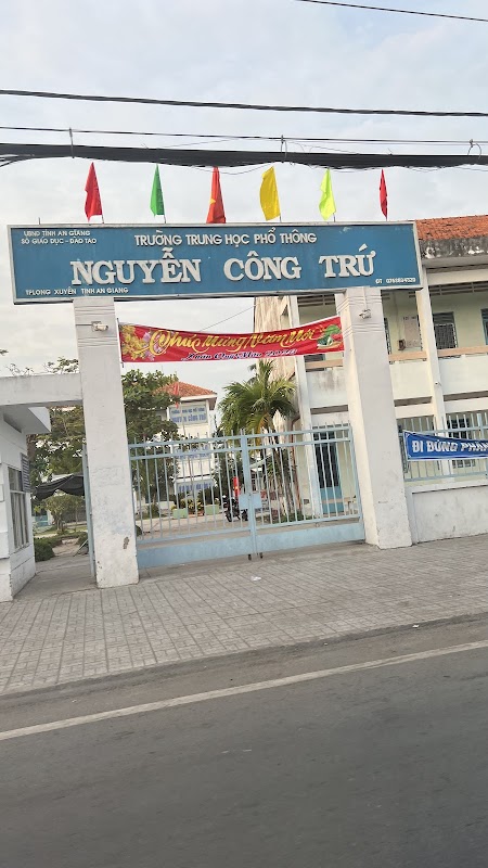 Trường THPT Nguyễn Công Trứ