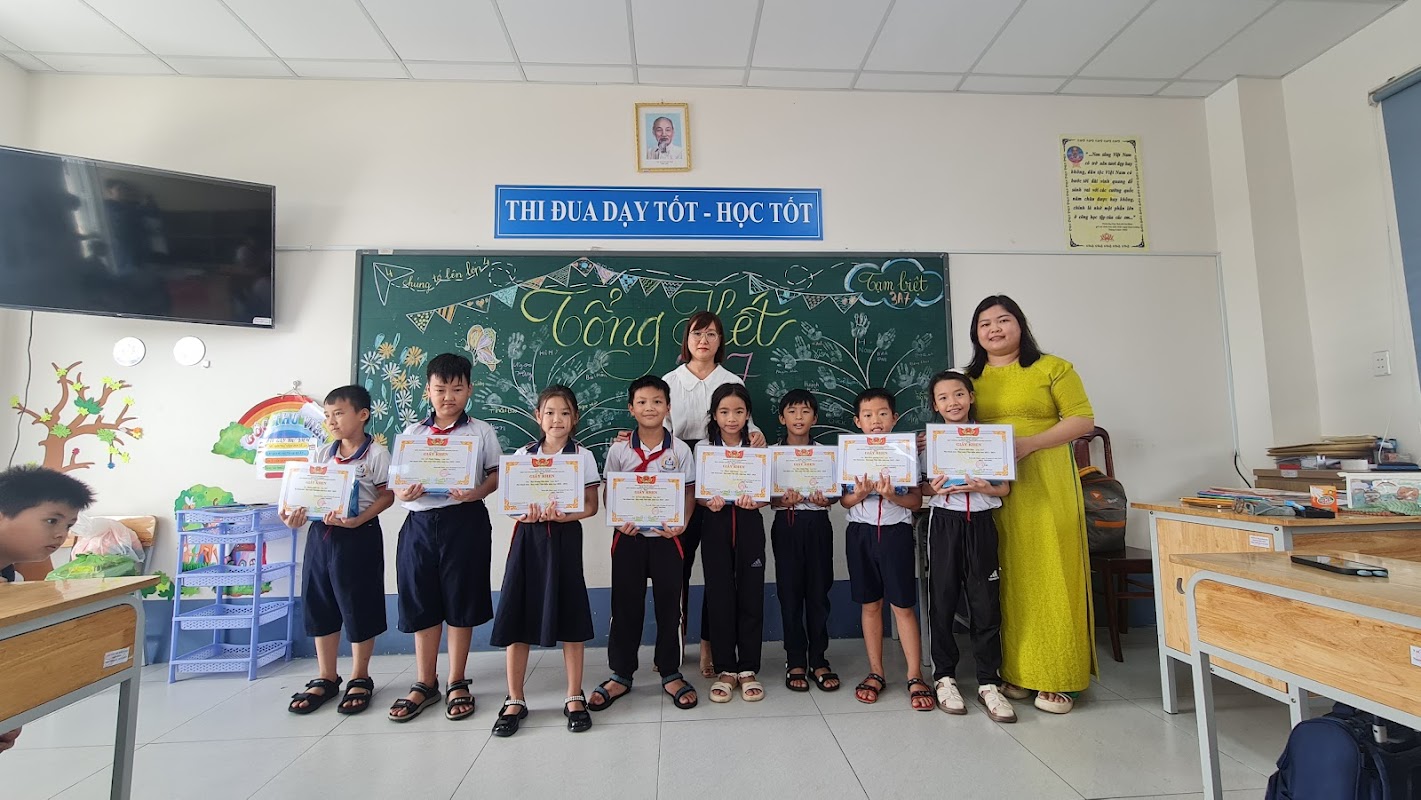 Trường Tiểu học và THCS Nguyễn Khuyến