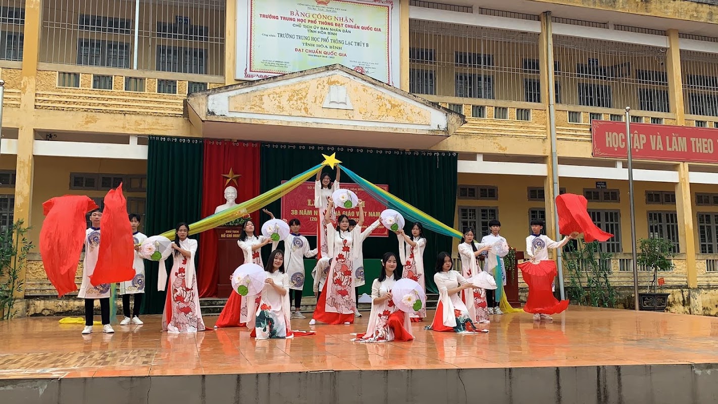 Trường THPT Lạc Thuỷ B